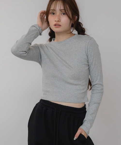 HEILIS(ヘイリス)の「コンパクトロングTシャツ / ロンT クロップド コンパクト カットソー Tシャツ 長袖 ロングスリーブ 短丈 ホワイト ブラック グレー 韓国 春服 夏服 秋服 冬服 カジュアル モード シティガール ノームコア スポーティ シンプル(Tシャツ/カットソー・レディース・ブラック/ホワイト/グレー・FREE)」の14枚目の写真