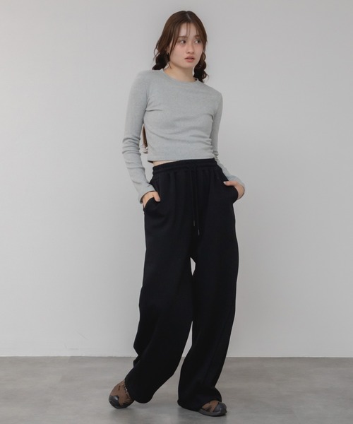 HEILIS(ヘイリス)の「コンパクトロングTシャツ / ロンT クロップド コンパクト カットソー Tシャツ 長袖 ロングスリーブ 短丈 ホワイト ブラック グレー 韓国 春服 夏服 秋服 冬服 カジュアル モード シティガール ノームコア スポーティ シンプル(Tシャツ/カットソー・レディース・ブラック/ホワイト/グレー・FREE)」の20枚目の写真