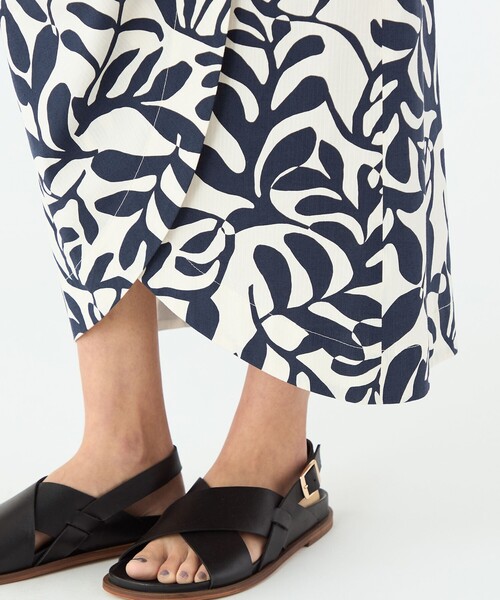 ボタニカルプリント アシンメトリータックスカート（スカート