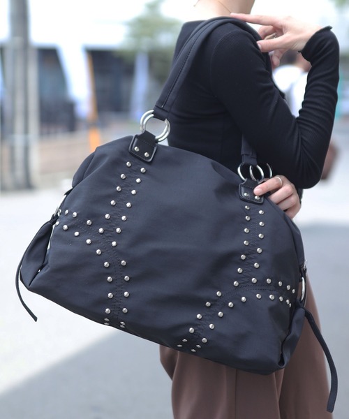 florist（フローリスト）の「【A4収納・軽い◎】スタッズラインボストンバッグ/ショルダーバッグ（ボストンバッグ・レディース・ベージュ/モカ/ブラック/オフホワイト/グリーン・FREE）」の6枚目の写真