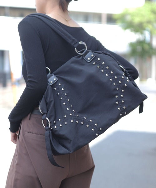 florist（フローリスト）の「【A4収納・軽い◎】スタッズラインボストンバッグ/ショルダーバッグ（ボストンバッグ・レディース・ベージュ/モカ/ブラック/オフホワイト/グリーン・FREE）」の7枚目の写真