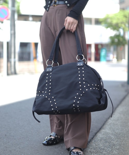 florist（フローリスト）の「【A4収納・軽い◎】スタッズラインボストンバッグ/ショルダーバッグ（ボストンバッグ・レディース・ベージュ/モカ/ブラック/オフホワイト/グリーン・FREE）」の9枚目の写真