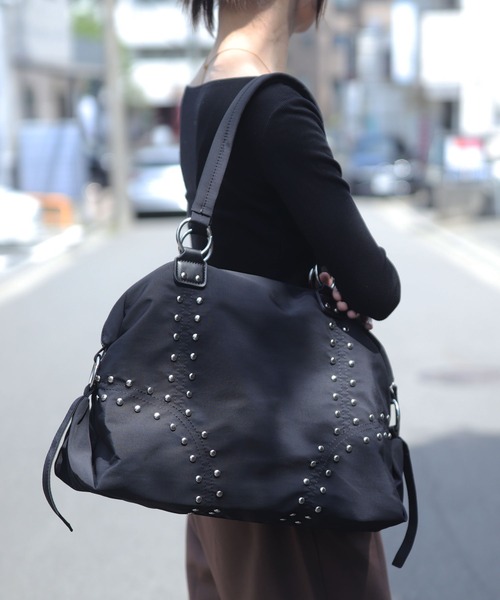 florist（フローリスト）の「【A4収納・軽い◎】スタッズラインボストンバッグ/ショルダーバッグ（ボストンバッグ・レディース・ベージュ/モカ/ブラック/オフホワイト/グリーン・FREE）」の8枚目の写真