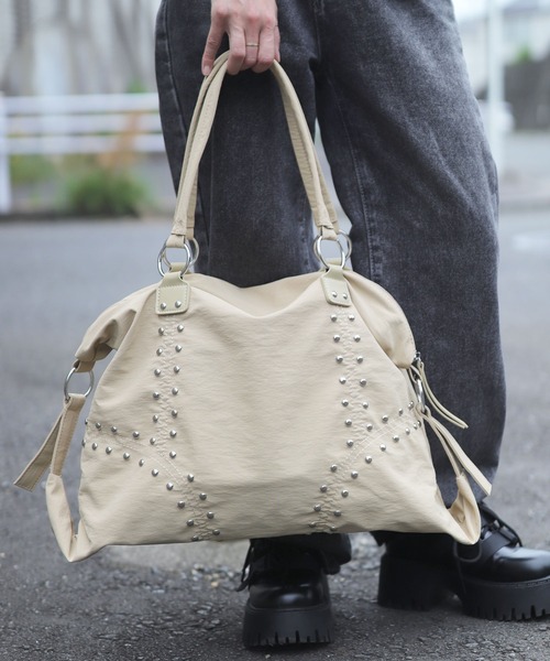 florist（フローリスト）の「【A4収納・軽い◎】スタッズラインボストンバッグ/ショルダーバッグ（ボストンバッグ・レディース・ベージュ/モカ/ブラック/オフホワイト/グリーン・FREE）」の14枚目の写真