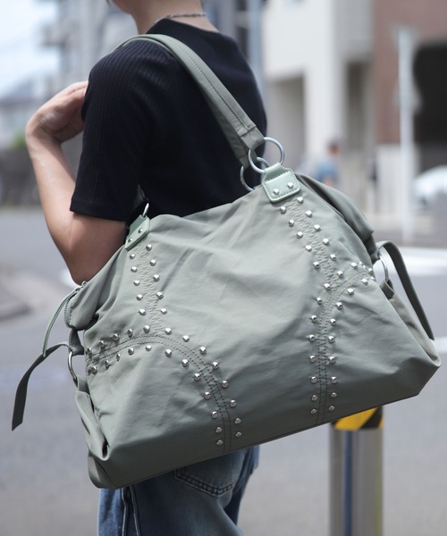 florist（フローリスト）の「【A4収納・軽い◎】スタッズラインボストンバッグ/ショルダーバッグ（ボストンバッグ・レディース・ベージュ/モカ/ブラック/オフホワイト/グリーン・FREE）」の20枚目の写真