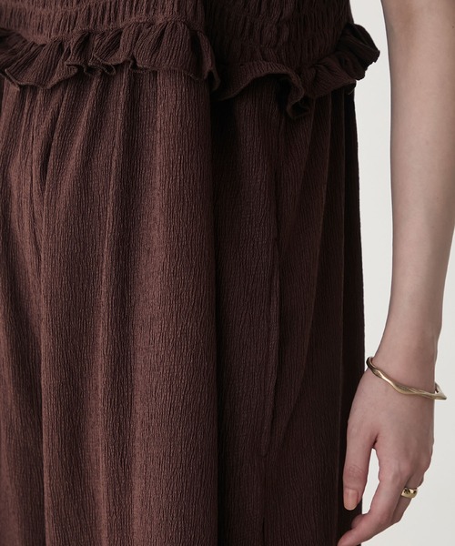 forksy.（フォルクシー）の「【forksy.】ミニフリル切替えシャーリング バックリボン オールインワン（つなぎ/オールインワン・レディース・ブラック/ブラウン・FREE）」の13枚目の写真