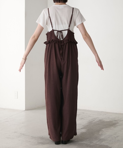 forksy.（フォルクシー）の「【forksy.】ミニフリル切替えシャーリング バックリボン オールインワン（つなぎ/オールインワン・レディース・ブラック/ブラウン・FREE）」の4枚目の写真