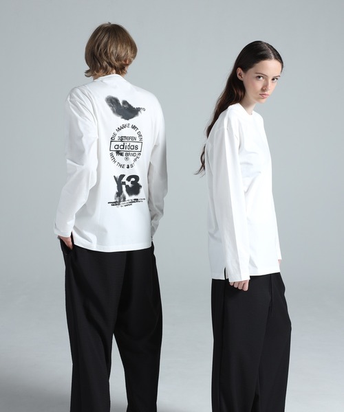 Y-3(ワイスリー)の「Y-3 GRAPHIC LONG SLEEVE TEE(Tシャツ/カットソー・メンズ・ライトホワイト・XX-SMALL/X-SMALL/SMALL/MEDIUM/LARGE/X-LARGE/XX-LARGE)」の1枚目の写真