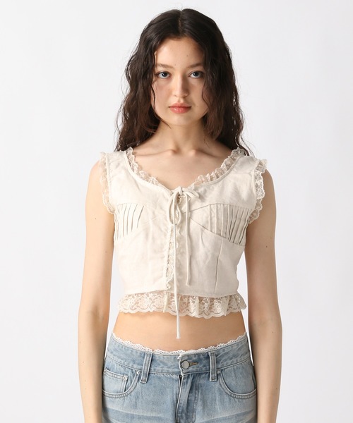 FOREVER 21（フォーエバー トゥエンティーワン）の「【2025SS】フリルコットンジレ（ベスト・レディース・ブラック/ナチュラル・FREE）」の6枚目の写真