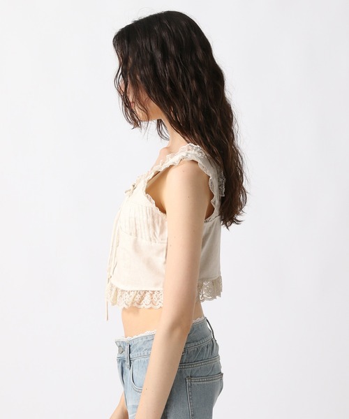 FOREVER 21（フォーエバー トゥエンティーワン）の「【2025SS】フリルコットンジレ（ベスト・レディース・ブラック/ナチュラル・FREE）」の7枚目の写真