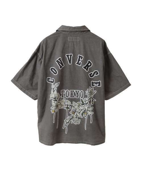CONVERSE TOKYO（コンバーストウキョウ）の「PIGMENT DYE BACK FLOWER PRINT SHIRT（シャツ/ブラウス・レディース・サックスブルー/ブラック/ホワイト・MEDIUM/SMALL）」の7枚目の写真
