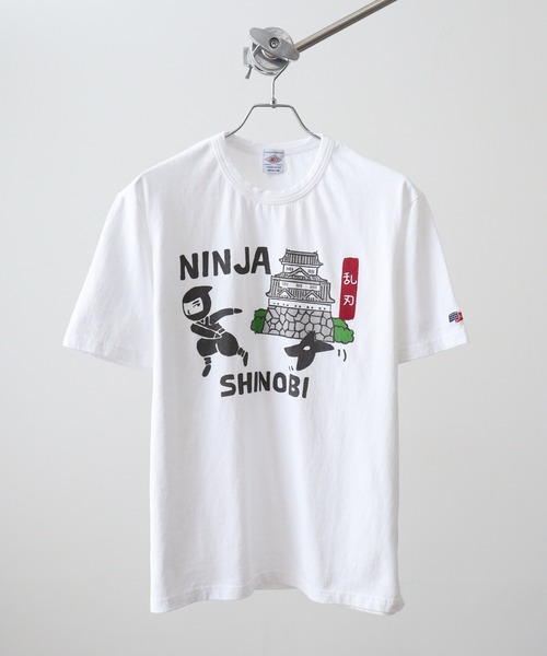 LUMBER（ランバー）の「プリントTシャツ（Tシャツ/カットソー・メンズ・ホワイト系7/ブルーグリーン/カーキ/ホワイト/ブラウン系/ホワイト系2/ホワイト系1/ホワイト系/スモークピンク/ネイビー/ブラック/ピンク系/サックスブルー系/ネイビー系1/ベージュ系2/ベージュ系/ブラック系3/ブラック系1/ホワイト系6/ホワイト系4/ウッド/ピンク系3/ピンク系2/ピンク系1/サックスブルー系2/サックスブルー系1/ベージュ系7/ベージュ系6/ベージュ/ネイビー系/ベージュ系8/ベージュ系3/ベージュ系1/ブラック系4/ブラック系2/ホワイト系5/ホワイト系3/ライトブルー/ベージュ系5/ベージュ系4/ブラック系/ホワイト系9/ホワイト系8・L/M/XL）」の12枚目の写真