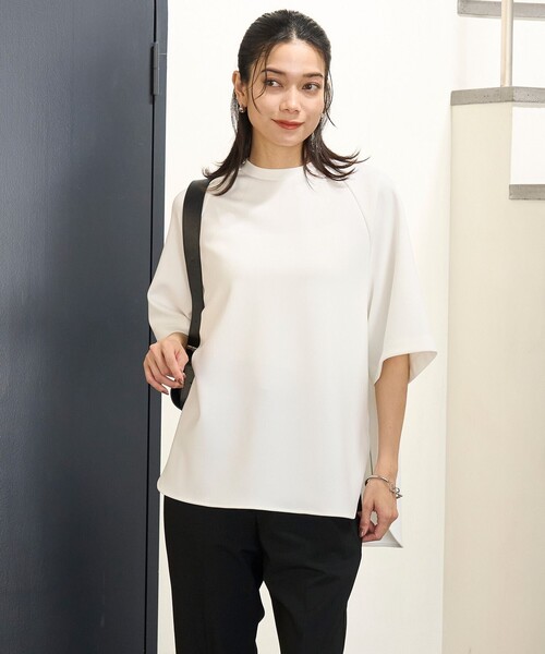 UNFILO(アンフィーロ)の「BEAUTY FORM JERSEY Light バックZIPトップス(Tシャツ/カットソー・レディース・ブラック系/ホワイト系/ダークブラウン系・X-LARGE)」の8枚目の写真