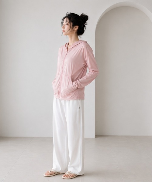 roomy(ルーミー)の「ラッシュガード(UVカット・パーカー)(パーカー・レディース・ピンク/イエロー/ブラック/オフホワイト・FREE)」の10枚目の写真