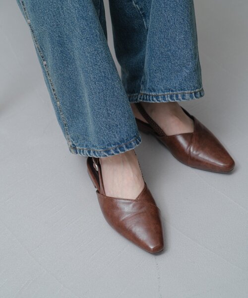 Kastane（カスタネ）の「クロストゥパンプス（パンプス・レディース・ブラウン/ブラック/シルバー・38/37/36）」の6枚目の写真