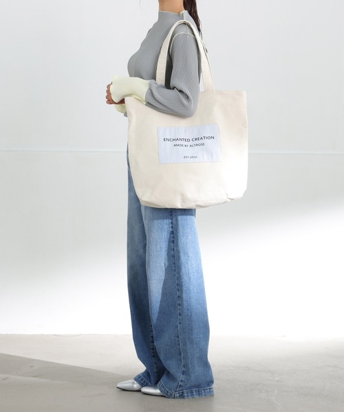 ALTROSE(アルトローズ)の「A4 キャンバス トート ワッペン カジュアル 推し活(トートバッグ・レディース・アイボリー/ブラック/グレー・FREE)」の6枚目の写真