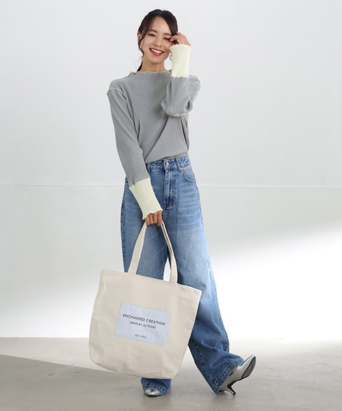 ALTROSE(アルトローズ)の「A4 キャンバス トート ワッペン カジュアル 推し活(トートバッグ・レディース・アイボリー/ブラック/グレー・FREE)」の7枚目の写真