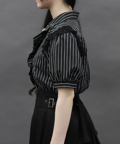 axes femme POETIQUE(アクシーズファムポエティック)の「ジャボブローチ付ブラウス(シャツ/ブラウス・レディース・ブラック/ホワイト/グレー・MEDIUM)」の4枚目の写真