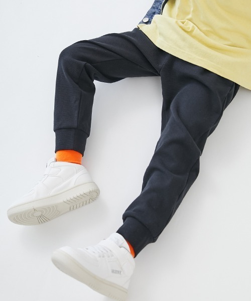 devirock（デビロック）の「ウルトラストレッチ 裾リブパンツ(綿95%やわらかタッチ)（スウェットパンツ・キッズ・グレイッシュベージュ/カーキ/ブラック/グレー系その他/パープル系その他/グリーン系その他/ネイビー/ブルー系その他・150cm/160cm/80ｃｍ/90cm/100cm/110cm/120cm/130cm/140cm）」の2枚目の写真