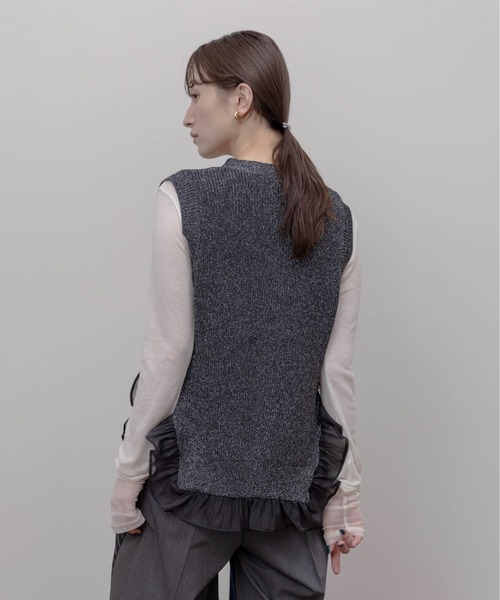 Eimee Law（エイミーロウ）の「フリルヘムラメニットジレ（ベスト・レディース・ブラック/チャコールグレー/モカ・FREE）」の9枚目の写真