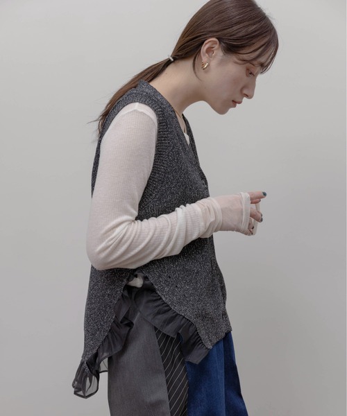 Eimee Law（エイミーロウ）の「フリルヘムラメニットジレ（ベスト・レディース・ブラック/チャコールグレー/モカ・FREE）」の10枚目の写真