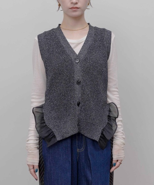 Eimee Law（エイミーロウ）の「フリルヘムラメニットジレ（ベスト・レディース・ブラック/チャコールグレー/モカ・FREE）」の11枚目の写真