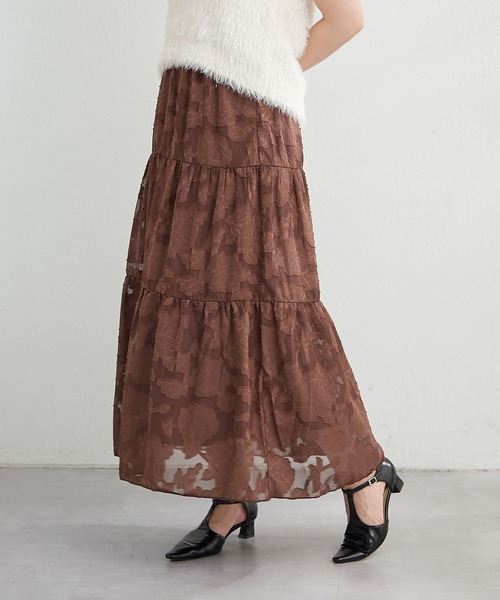 continuer de NICE CLAUP(コンティニューデナイスクラップ)の「花柄JQDティアードスカート(スカート・レディース・ブラウン/ブラック/アイボリー・FREE)」の15枚目の写真