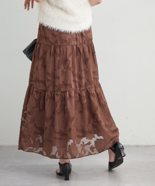 continuer de NICE CLAUP(コンティニューデナイスクラップ)の「花柄JQDティアードスカート(スカート・レディース・ブラウン/ブラック/アイボリー・FREE)」の17枚目の写真