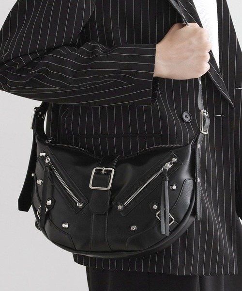 tk.TAKEO KIKUCHI（ティーケータケオキクチ）の「【FANCYシリーズ】スタッズクレセントショルダーバッグ（ショルダーバッグ・メンズ・ブラウン系その他/ブラック/ベージュ系/グレー系1・00）」の19枚目の写真