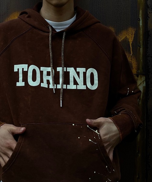 MandO（Auntie Rosa）（エムオー）の「ヴィンテージペイントカレッジロゴパーカー（パーカー・メンズ・チャコールグレー/ブラウン・LARGE/MEDIUM/SMALL）」の6枚目の写真