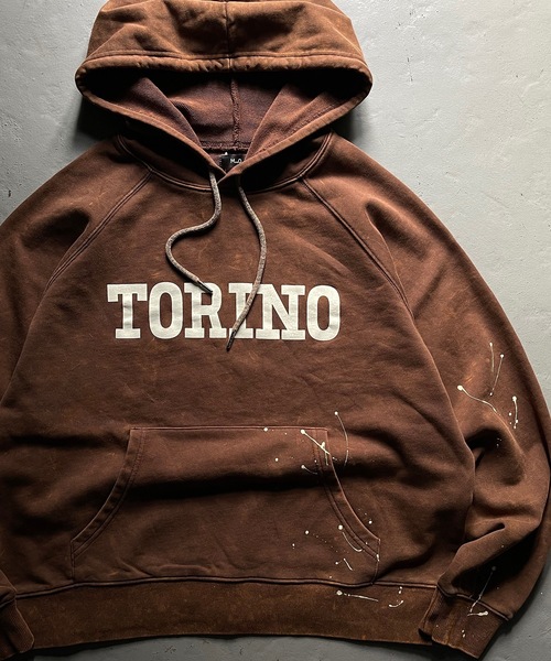 MandO（Auntie Rosa）（エムオー）の「ヴィンテージペイントカレッジロゴパーカー（パーカー・メンズ・チャコールグレー/ブラウン・LARGE/MEDIUM/SMALL）」の10枚目の写真