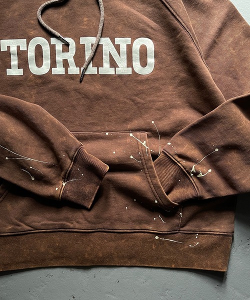 MandO（Auntie Rosa）（エムオー）の「ヴィンテージペイントカレッジロゴパーカー（パーカー・メンズ・チャコールグレー/ブラウン・LARGE/MEDIUM/SMALL）」の11枚目の写真