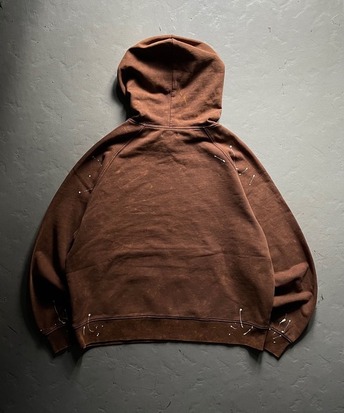 MandO（Auntie Rosa）（エムオー）の「ヴィンテージペイントカレッジロゴパーカー（パーカー・メンズ・チャコールグレー/ブラウン・LARGE/MEDIUM/SMALL）」の12枚目の写真