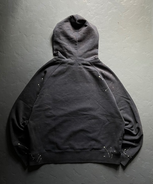 MandO（Auntie Rosa）（エムオー）の「ヴィンテージペイントカレッジロゴパーカー（パーカー・メンズ・チャコールグレー/ブラウン・LARGE/MEDIUM/SMALL）」の16枚目の写真