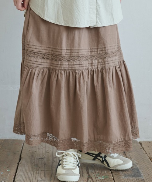 Crisp（クリスプ）の「タックデザインレースティアードスカート（スカート・レディース・アイボリー/ブラウン・FREE）」の7枚目の写真