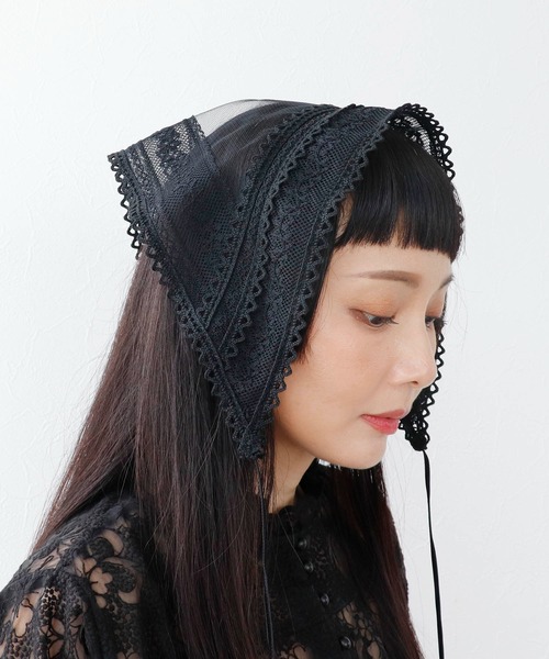 Three Four Time(スリーフォータイム)の「【ばら色の帽子】レース三角巾カチューシャ(カチューシャ・レディース・ホワイト/カーキ/ブラック・FREE)」の2枚目の写真