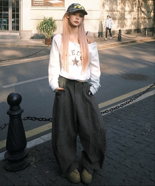 Ressaca（レサーカ）の「ワイドカーブパンツ（その他パンツ・レディース・ベージュ/チャコール/カーキ・S/M）」の2枚目の写真