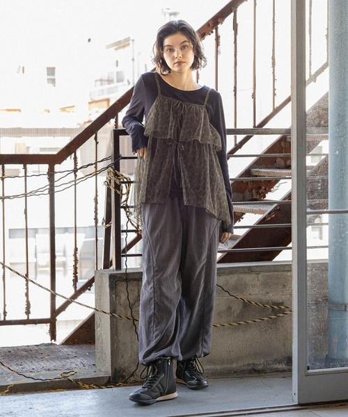 niko and...（ニコアンド）の「2WAYレオパードキャミソール（キャミソール・レディース・チャコール/ブラウン・FREE）」の3枚目の写真