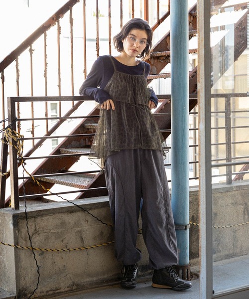 niko and...（ニコアンド）の「2WAYレオパードキャミソール（キャミソール・レディース・チャコール/ブラウン・FREE）」の4枚目の写真