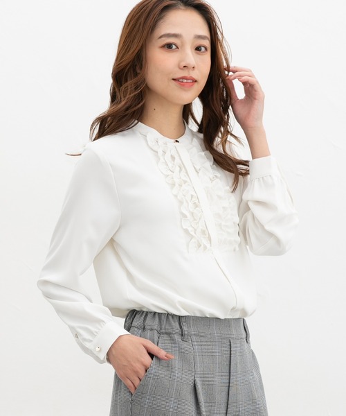 Honeys（ハニーズ）の「胸元フリルブラウス（シャツ/ブラウス・レディース・グレイッシュベージュ/アイボリー/ボルドー/チャコール・S/M/LL/L）」の6枚目の写真