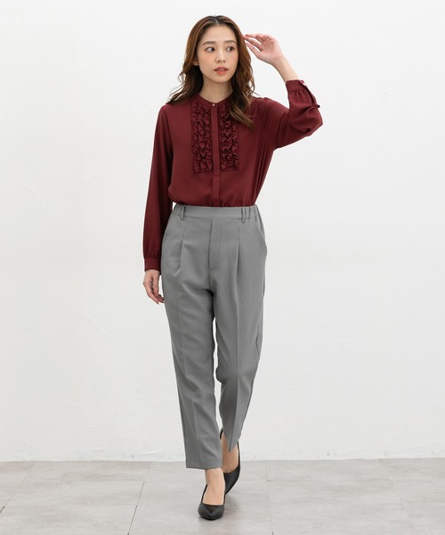 Honeys（ハニーズ）の「胸元フリルブラウス（シャツ/ブラウス・レディース・グレイッシュベージュ/アイボリー/ボルドー/チャコール・S/M/LL/L）」の7枚目の写真