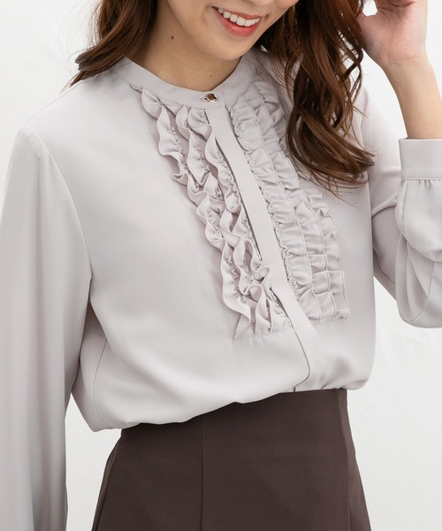 Honeys（ハニーズ）の「胸元フリルブラウス（シャツ/ブラウス・レディース・グレイッシュベージュ/アイボリー/ボルドー/チャコール・S/M/LL/L）」の12枚目の写真