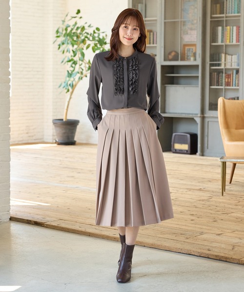 Honeys（ハニーズ）の「胸元フリルブラウス（シャツ/ブラウス・レディース・グレイッシュベージュ/アイボリー/ボルドー/チャコール・S/M/LL/L）」の17枚目の写真