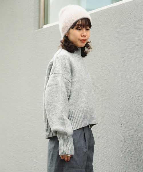 B:MING by BEAMS（ビーミングバイビームス）の「バック スリット ハイネック（ニット/セーター・レディース・ブラック/オフホワイト/ピンク/ライトグレー・ONE SIZE）」の8枚目の写真