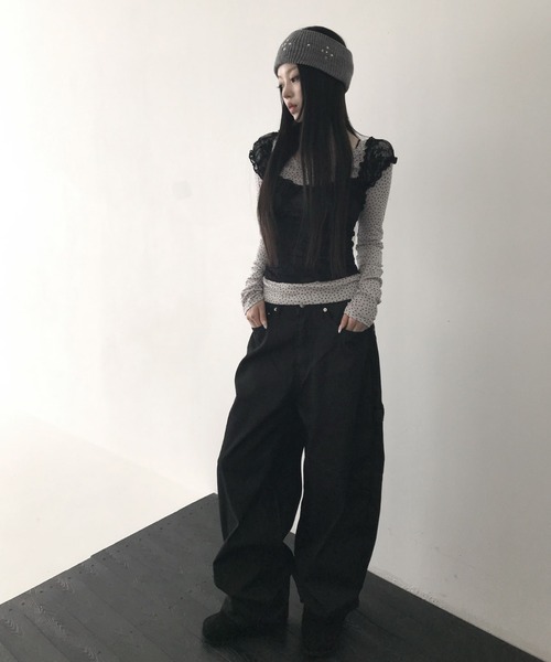 THEAIRTOWN(ジエアタウン)の「ninteen cross wide pt(デニムパンツ・レディース・ブラック・MEDIUM/SMALL)」の2枚目の写真