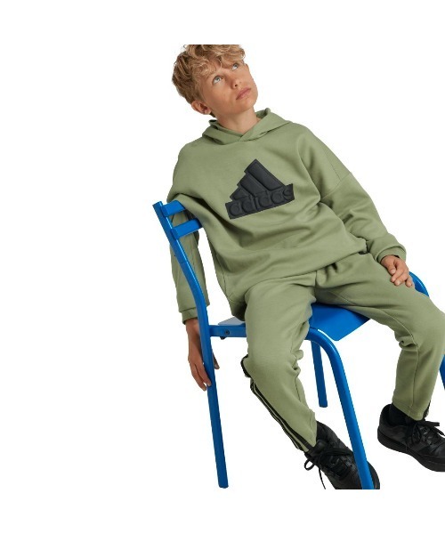 adidas(アディダス)の「アディダス adidas フューチャー アイコン ロゴ フード付きスウェット(スウェット・キッズ・オリーブ/ブラック/ネイビー・160cm/130cm/140cm/150cm)」の12枚目の写真