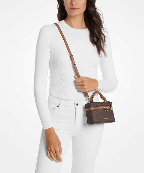 MICHAEL KORS(マイケルコース)の「JANA コンバーチブル クロスボディ エクストラスモール - MKシグネチャー(ショルダーバッグ・レディース・ブラウン系その他・FREE)」の2枚目の写真