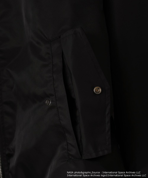 LOWRYS FARM（ローリーズファーム）の「【LFM(U)】NASAナイロンMA-1　 600182（ブルゾン・メンズ・グレー/ブラック・MEDIUM/LARGE）」の6枚目の写真