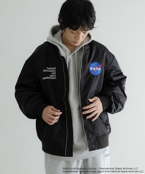 LOWRYS FARM（ローリーズファーム）の「【LFM(U)】NASAナイロンMA-1　 600182（ブルゾン・メンズ・グレー/ブラック・MEDIUM/LARGE）」の21枚目の写真