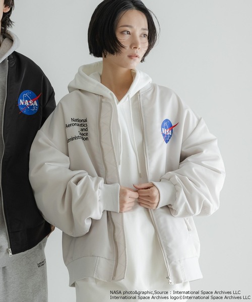 LOWRYS FARM（ローリーズファーム）の「【LFM(U)】NASAナイロンMA-1　 600182（ブルゾン・メンズ・グレー/ブラック・MEDIUM/LARGE）」の17枚目の写真